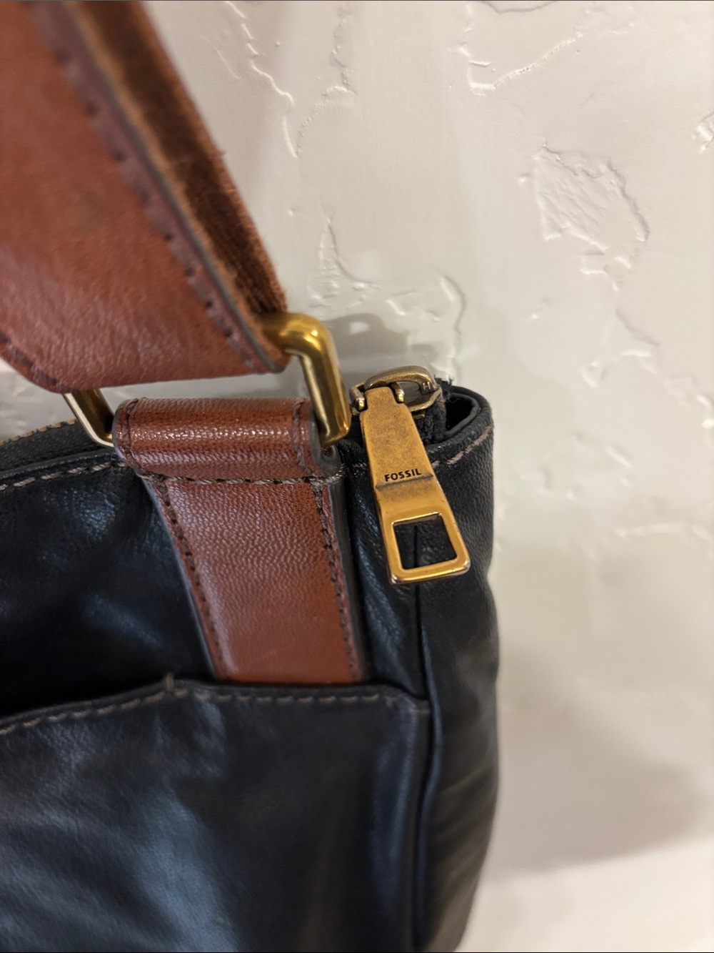 Fossil convertible crossbody, black leather - Picture 5 of 16